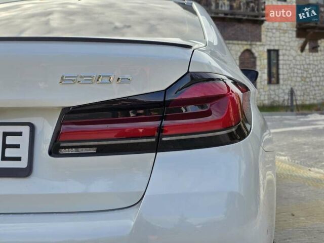 Белый БМВ 5 Серия, объемом двигателя 2 л и пробегом 49 тыс. км за 41799 $, фото 18 на Automoto.ua