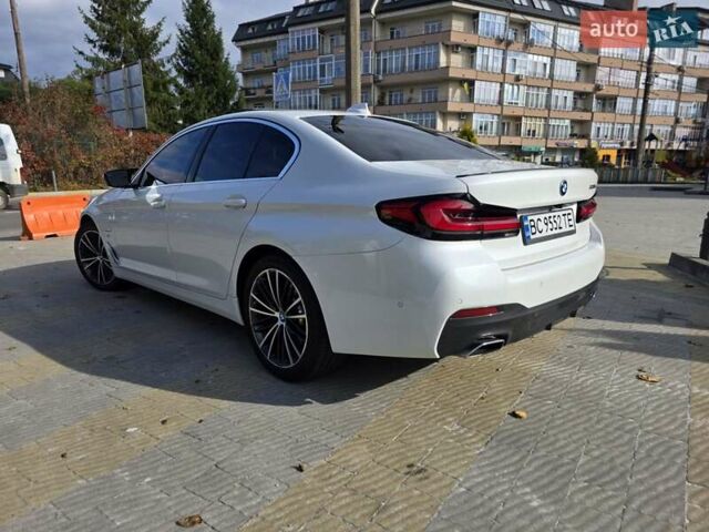 Белый БМВ 5 Серия, объемом двигателя 2 л и пробегом 49 тыс. км за 41799 $, фото 4 на Automoto.ua