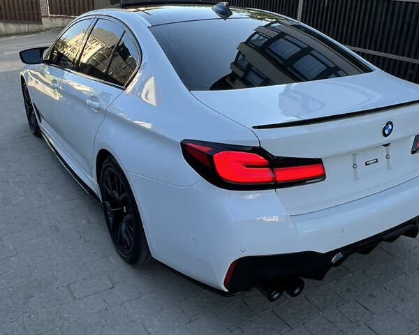 Белый БМВ 5 Серия, объемом двигателя 3 л и пробегом 45 тыс. км за 45990 $, фото 21 на Automoto.ua