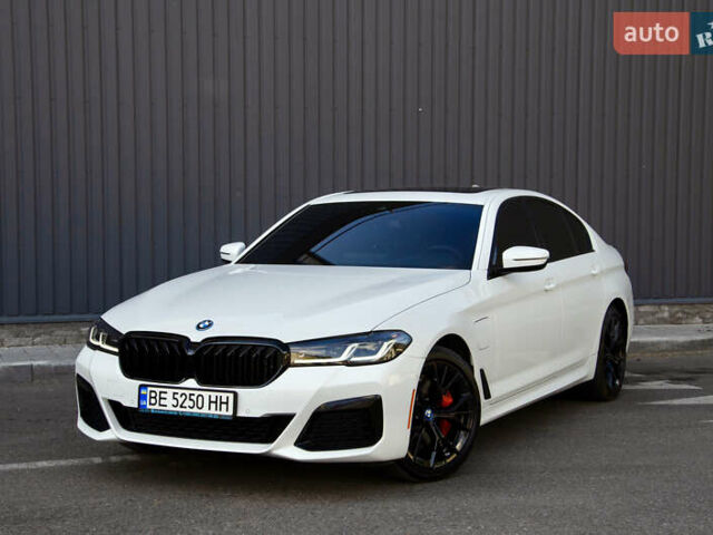 Белый БМВ 5 Серия, объемом двигателя 2 л и пробегом 19 тыс. км за 49500 $, фото 1 на Automoto.ua