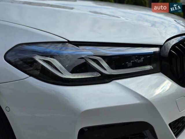 Белый БМВ 5 Серия, объемом двигателя 2 л и пробегом 49 тыс. км за 41799 $, фото 19 на Automoto.ua