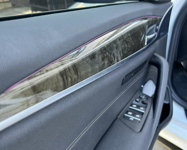 Белый БМВ 5 Серия, объемом двигателя 3 л и пробегом 45 тыс. км за 45990 $, фото 31 на Automoto.ua