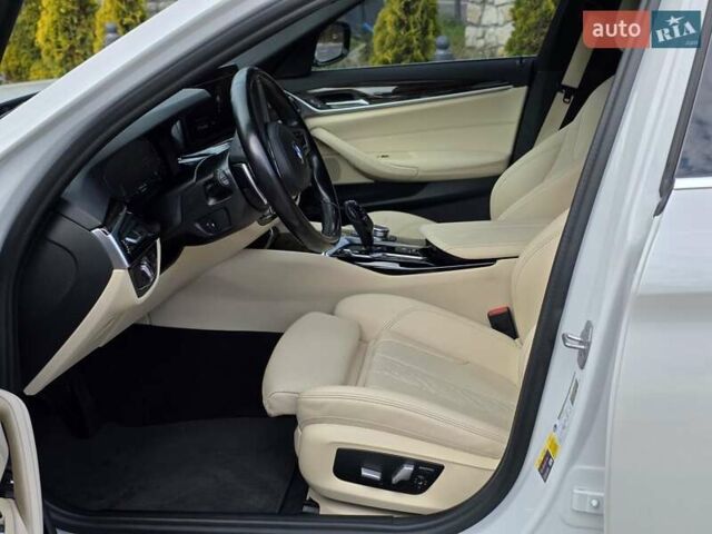 Белый БМВ 5 Серия, объемом двигателя 2 л и пробегом 49 тыс. км за 41799 $, фото 25 на Automoto.ua