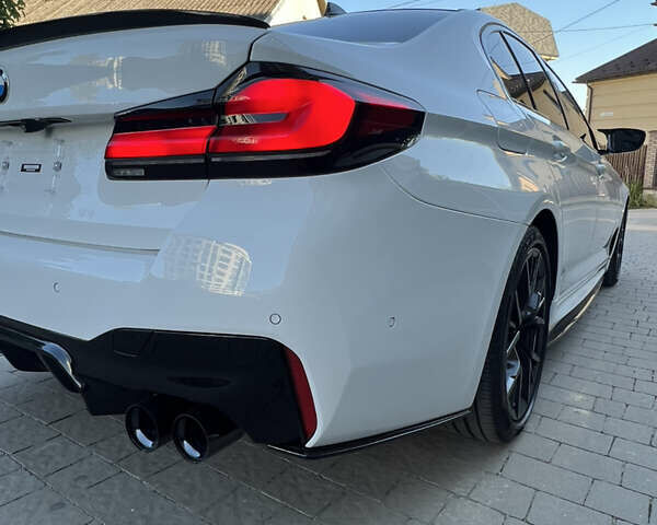 Белый БМВ 5 Серия, объемом двигателя 3 л и пробегом 45 тыс. км за 45990 $, фото 12 на Automoto.ua