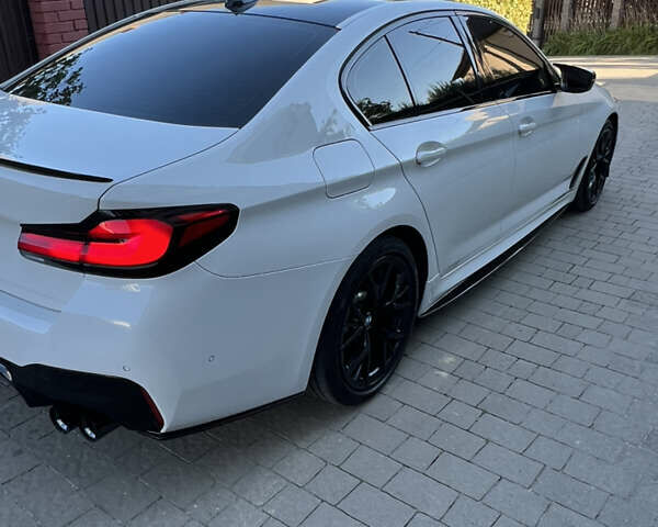 Белый БМВ 5 Серия, объемом двигателя 3 л и пробегом 45 тыс. км за 45990 $, фото 13 на Automoto.ua