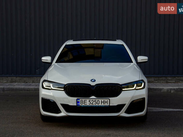 Белый БМВ 5 Серия, объемом двигателя 2 л и пробегом 19 тыс. км за 49500 $, фото 2 на Automoto.ua