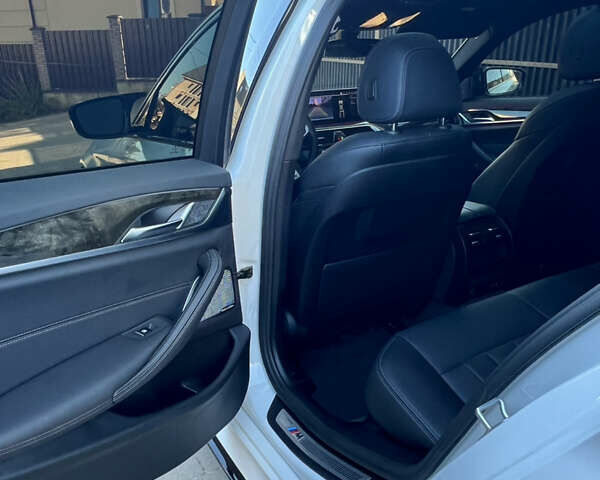 Белый БМВ 5 Серия, объемом двигателя 3 л и пробегом 45 тыс. км за 45990 $, фото 54 на Automoto.ua