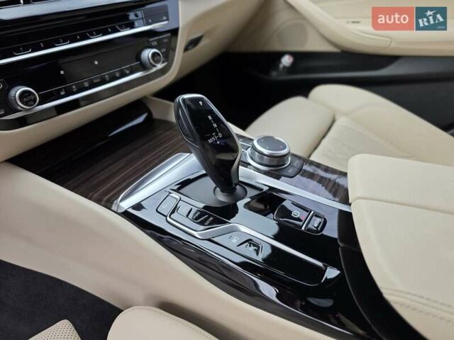 Белый БМВ 5 Серия, объемом двигателя 2 л и пробегом 49 тыс. км за 41799 $, фото 29 на Automoto.ua