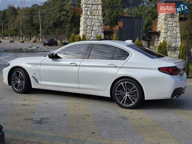 Белый БМВ 5 Серия, объемом двигателя 2 л и пробегом 49 тыс. км за 41799 $, фото 14 на Automoto.ua