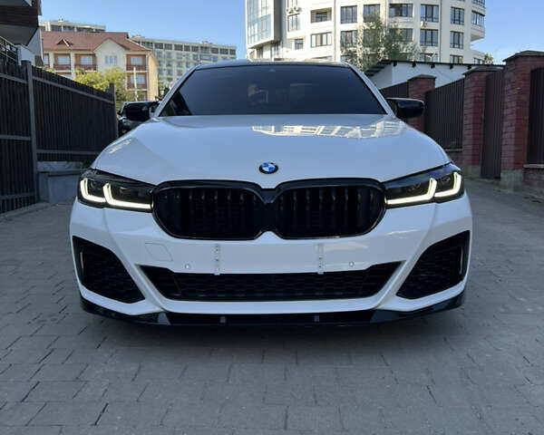 Белый БМВ 5 Серия, объемом двигателя 3 л и пробегом 45 тыс. км за 45990 $, фото 3 на Automoto.ua