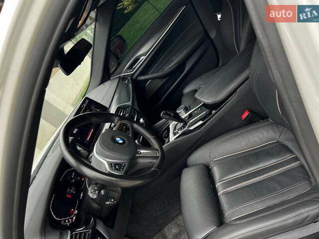 Білий БМВ 5 Серія, об'ємом двигуна 3 л та пробігом 44 тис. км за 11600 $, фото 9 на Automoto.ua