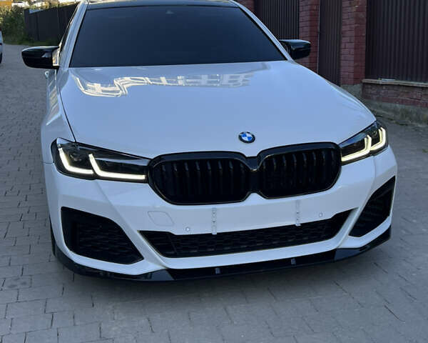 Белый БМВ 5 Серия, объемом двигателя 3 л и пробегом 45 тыс. км за 45990 $, фото 4 на Automoto.ua