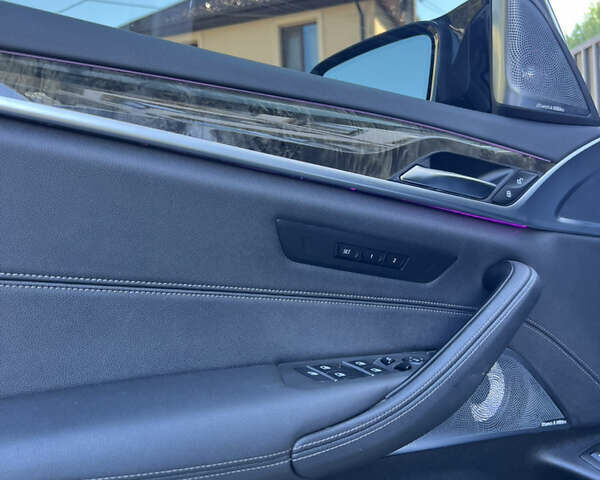 Белый БМВ 5 Серия, объемом двигателя 3 л и пробегом 45 тыс. км за 45990 $, фото 32 на Automoto.ua