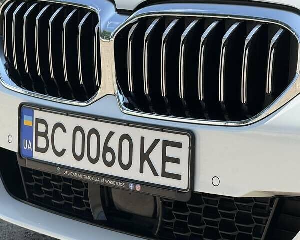 Белый БМВ 5 Серия, объемом двигателя 2 л и пробегом 40 тыс. км за 61000 $, фото 4 на Automoto.ua