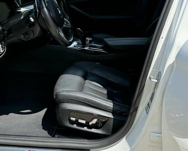 Белый БМВ 5 Серия, объемом двигателя 2 л и пробегом 40 тыс. км за 61000 $, фото 9 на Automoto.ua