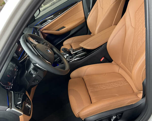 Белый БМВ 5 Серия, объемом двигателя 3 л и пробегом 17 тыс. км за 53500 $, фото 8 на Automoto.ua