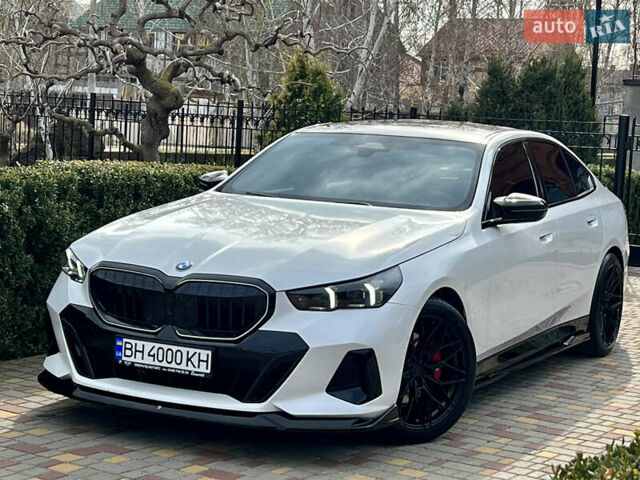 Белый БМВ 5 Серия, объемом двигателя 2 л и пробегом 38 тыс. км за 64000 $, фото 51 на Automoto.ua