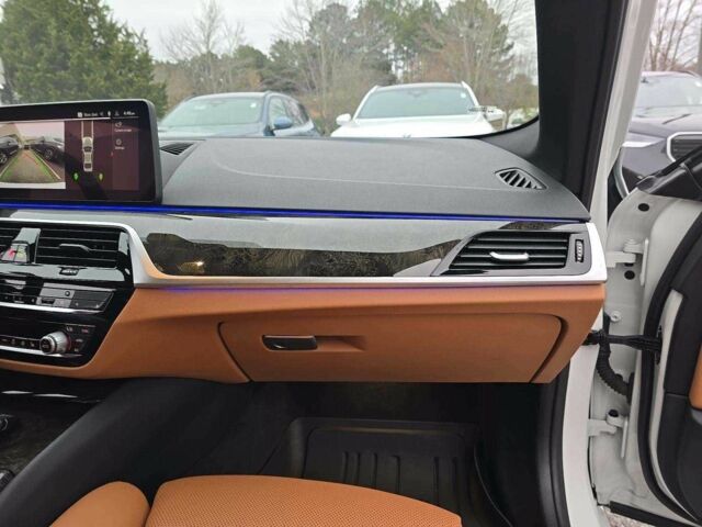 Белый БМВ 5 Серия, объемом двигателя 0 л и пробегом 33 тыс. км за 20000 $, фото 4 на Automoto.ua