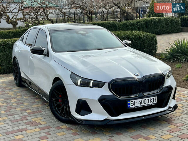 Белый БМВ 5 Серия, объемом двигателя 2 л и пробегом 38 тыс. км за 64000 $, фото 38 на Automoto.ua