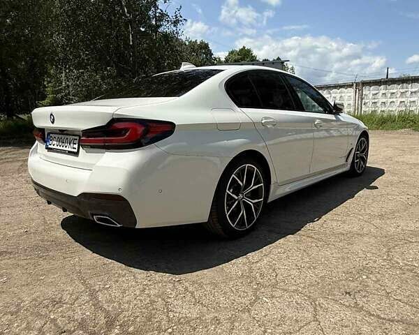 Белый БМВ 5 Серия, объемом двигателя 2 л и пробегом 40 тыс. км за 61000 $, фото 2 на Automoto.ua