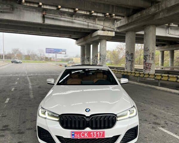 Белый БМВ 5 Серия, объемом двигателя 3 л и пробегом 17 тыс. км за 53500 $, фото 6 на Automoto.ua