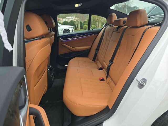 Белый БМВ 5 Серия, объемом двигателя 0 л и пробегом 33 тыс. км за 20000 $, фото 7 на Automoto.ua