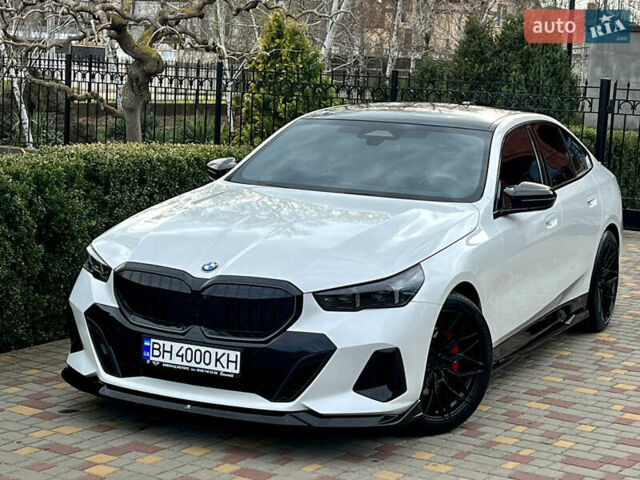 Белый БМВ 5 Серия, объемом двигателя 2 л и пробегом 38 тыс. км за 64000 $, фото 47 на Automoto.ua