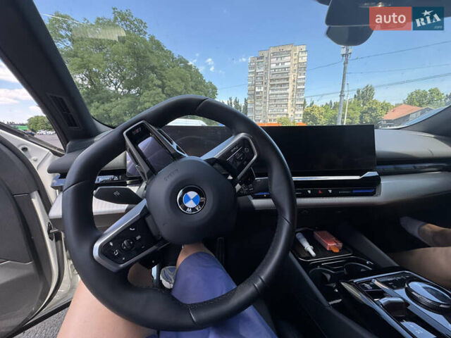 Белый БМВ 5 Серия, объемом двигателя 2 л и пробегом 52 тыс. км за 68000 $, фото 8 на Automoto.ua