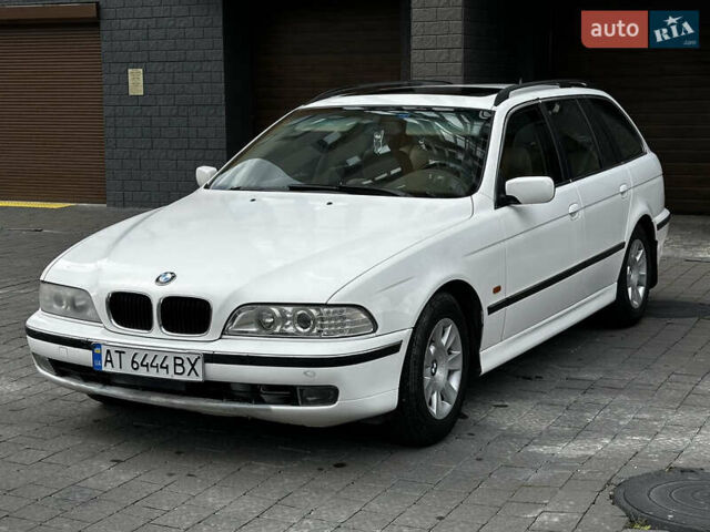 Белый БМВ 5 Серия, объемом двигателя 2.79 л и пробегом 245 тыс. км за 4350 $, фото 1 на Automoto.ua