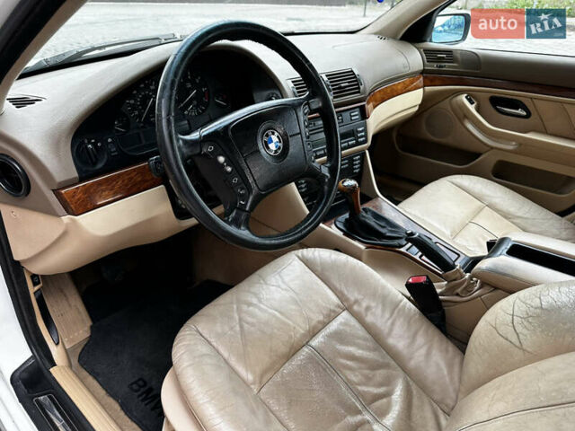 Белый БМВ 5 Серия, объемом двигателя 2.79 л и пробегом 245 тыс. км за 4350 $, фото 34 на Automoto.ua