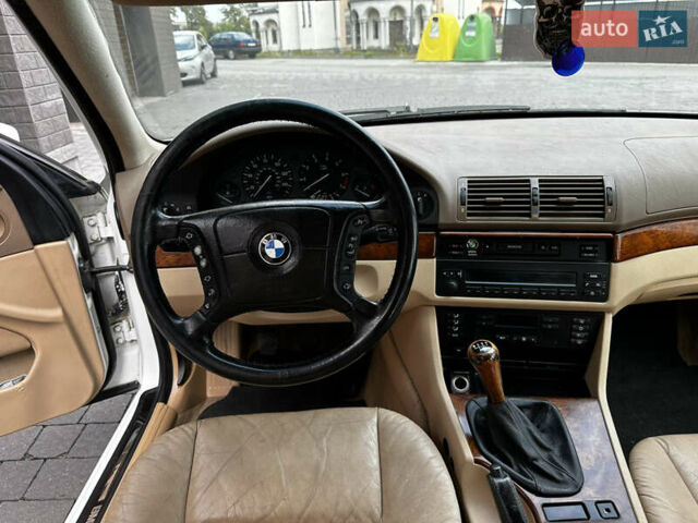Белый БМВ 5 Серия, объемом двигателя 2.79 л и пробегом 245 тыс. км за 4350 $, фото 37 на Automoto.ua