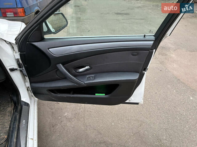 Белый БМВ 5 Серия, объемом двигателя 2 л и пробегом 227 тыс. км за 11978 $, фото 17 на Automoto.ua