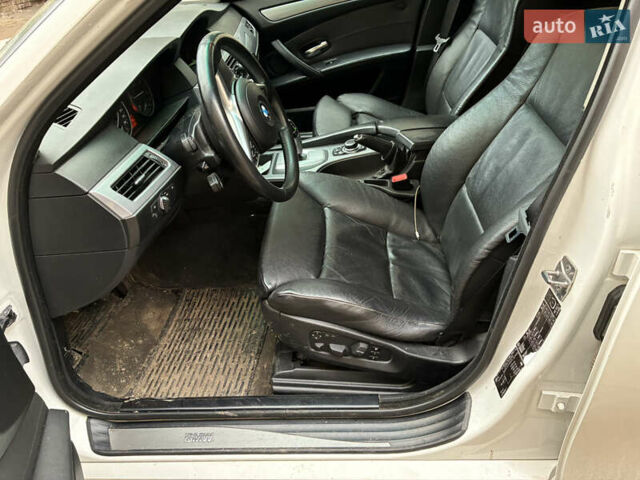 Белый БМВ 5 Серия, объемом двигателя 2 л и пробегом 227 тыс. км за 11978 $, фото 10 на Automoto.ua