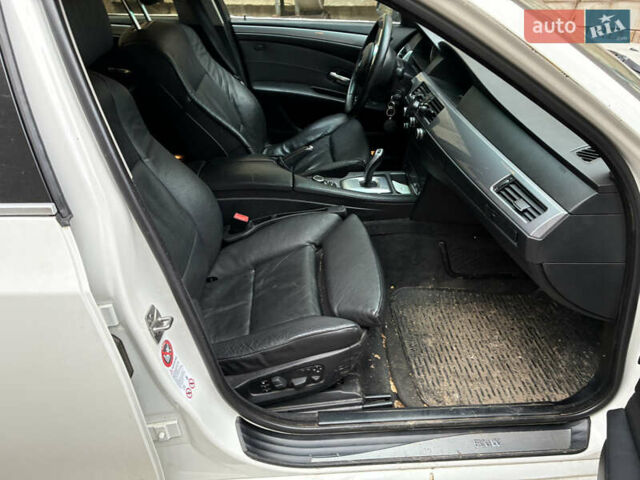 Белый БМВ 5 Серия, объемом двигателя 2 л и пробегом 227 тыс. км за 11978 $, фото 16 на Automoto.ua