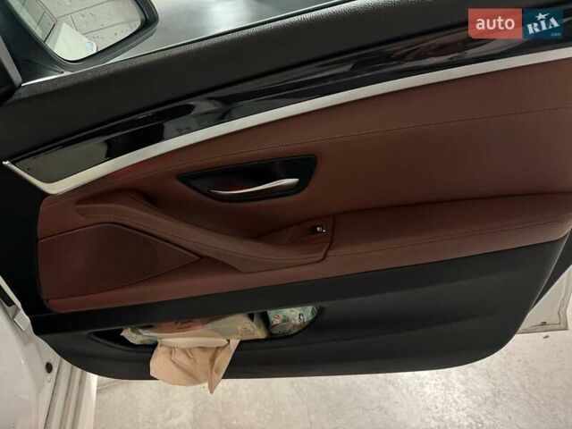 Белый БМВ 5 Серия, объемом двигателя 2 л и пробегом 270 тыс. км за 13000 $, фото 14 на Automoto.ua