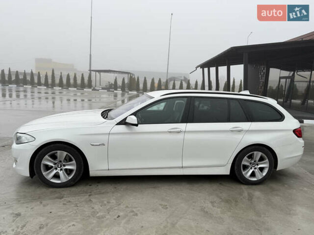 Белый БМВ 5 Серия, объемом двигателя 2.99 л и пробегом 267 тыс. км за 14300 $, фото 1 на Automoto.ua
