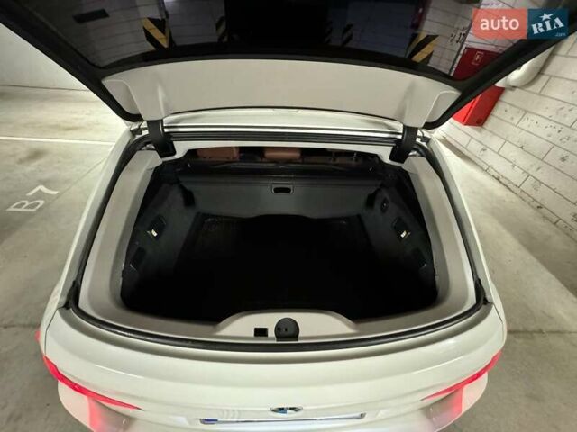 Белый БМВ 5 Серия, объемом двигателя 2 л и пробегом 270 тыс. км за 13000 $, фото 10 на Automoto.ua