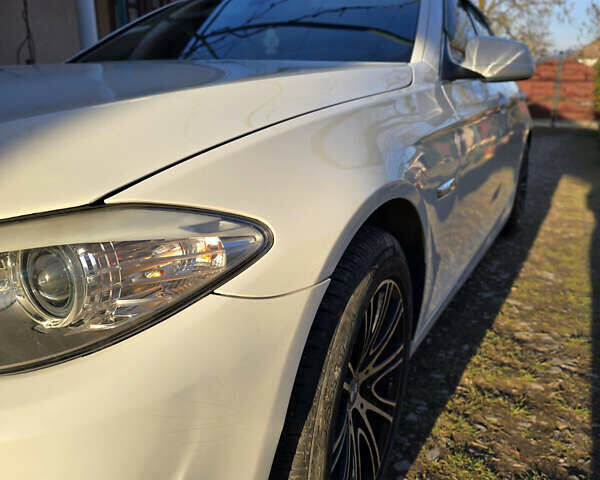 Белый БМВ 5 Серия, объемом двигателя 2 л и пробегом 430 тыс. км за 13000 $, фото 7 на Automoto.ua