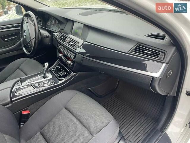 Білий БМВ 5 Серія, об'ємом двигуна 2 л та пробігом 233 тис. км за 14000 $, фото 11 на Automoto.ua