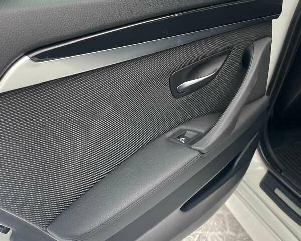 Білий БМВ 5 Серія, об'ємом двигуна 2 л та пробігом 233 тис. км за 14000 $, фото 18 на Automoto.ua