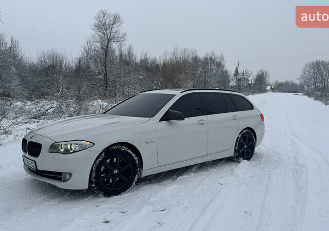 Белый БМВ 5 Серия, объемом двигателя 2 л и пробегом 322 тыс. км за 12000 $, фото 4 на Automoto.ua