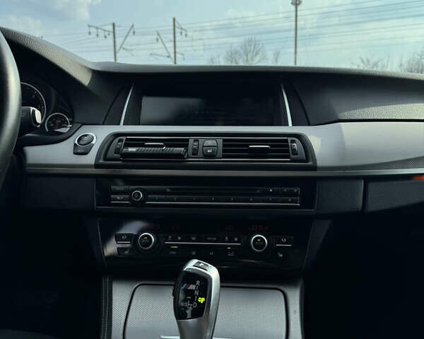 Белый БМВ 5 Серия, объемом двигателя 2 л и пробегом 281 тыс. км за 18600 $, фото 20 на Automoto.ua