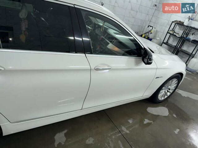 БМВ 5 Серия 2014 в Черновцах на Automoto.ua Белый БМВ 5 Серия, объемом двигателя 2 л и пробегом 307 тыс. км за 15900 $, фото 7 на Automoto.ua