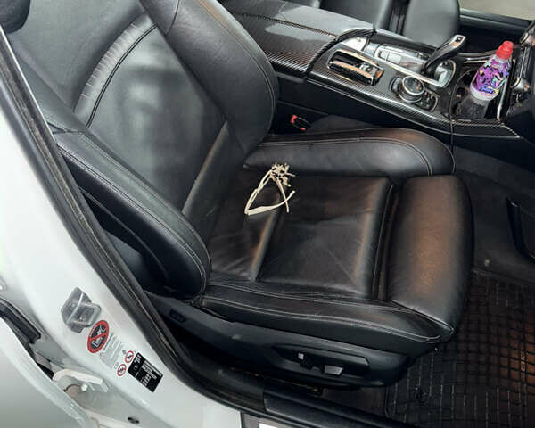 БМВ 5 Серия 2014 в Черновцах на Automoto.ua Белый БМВ 5 Серия, объемом двигателя 2 л и пробегом 307 тыс. км за 15900 $, фото 14 на Automoto.ua