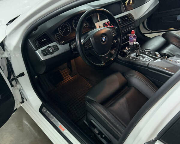 БМВ 5 Серия 2014 в Черновцах на Automoto.ua Белый БМВ 5 Серия, объемом двигателя 2 л и пробегом 307 тыс. км за 15900 $, фото 10 на Automoto.ua