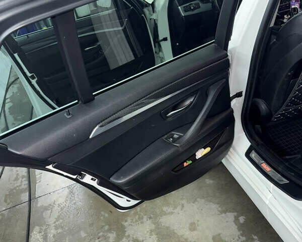 БМВ 5 Серия 2014 в Черновцах на Automoto.ua Белый БМВ 5 Серия, объемом двигателя 2 л и пробегом 307 тыс. км за 15900 $, фото 16 на Automoto.ua