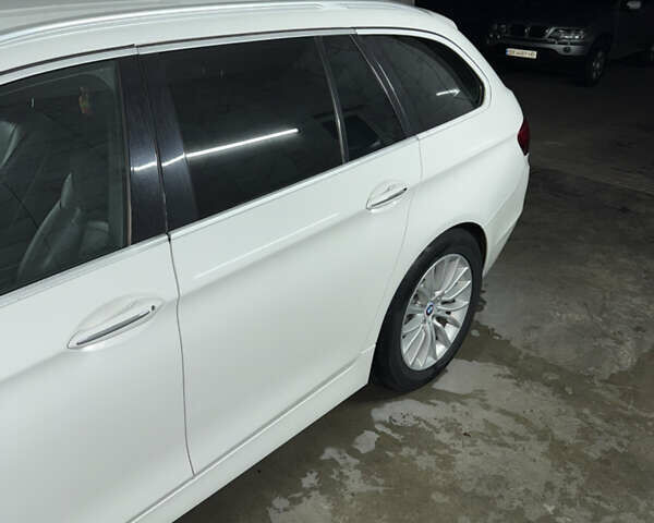 БМВ 5 Серия 2014 в Черновцах на Automoto.ua Белый БМВ 5 Серия, объемом двигателя 2 л и пробегом 307 тыс. км за 15900 $, фото 3 на Automoto.ua