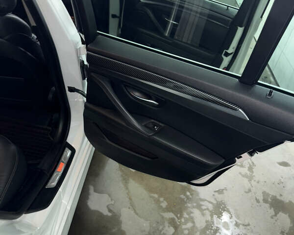 БМВ 5 Серия 2014 в Черновцах на Automoto.ua Белый БМВ 5 Серия, объемом двигателя 2 л и пробегом 307 тыс. км за 15900 $, фото 13 на Automoto.ua