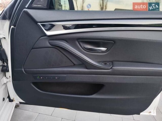 Белый БМВ 5 Серия, объемом двигателя 3 л и пробегом 236 тыс. км за 18550 $, фото 28 на Automoto.ua