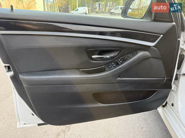 Білий БМВ 5 Серія, об'ємом двигуна 2 л та пробігом 249 тис. км за 13999 $, фото 13 на Automoto.ua